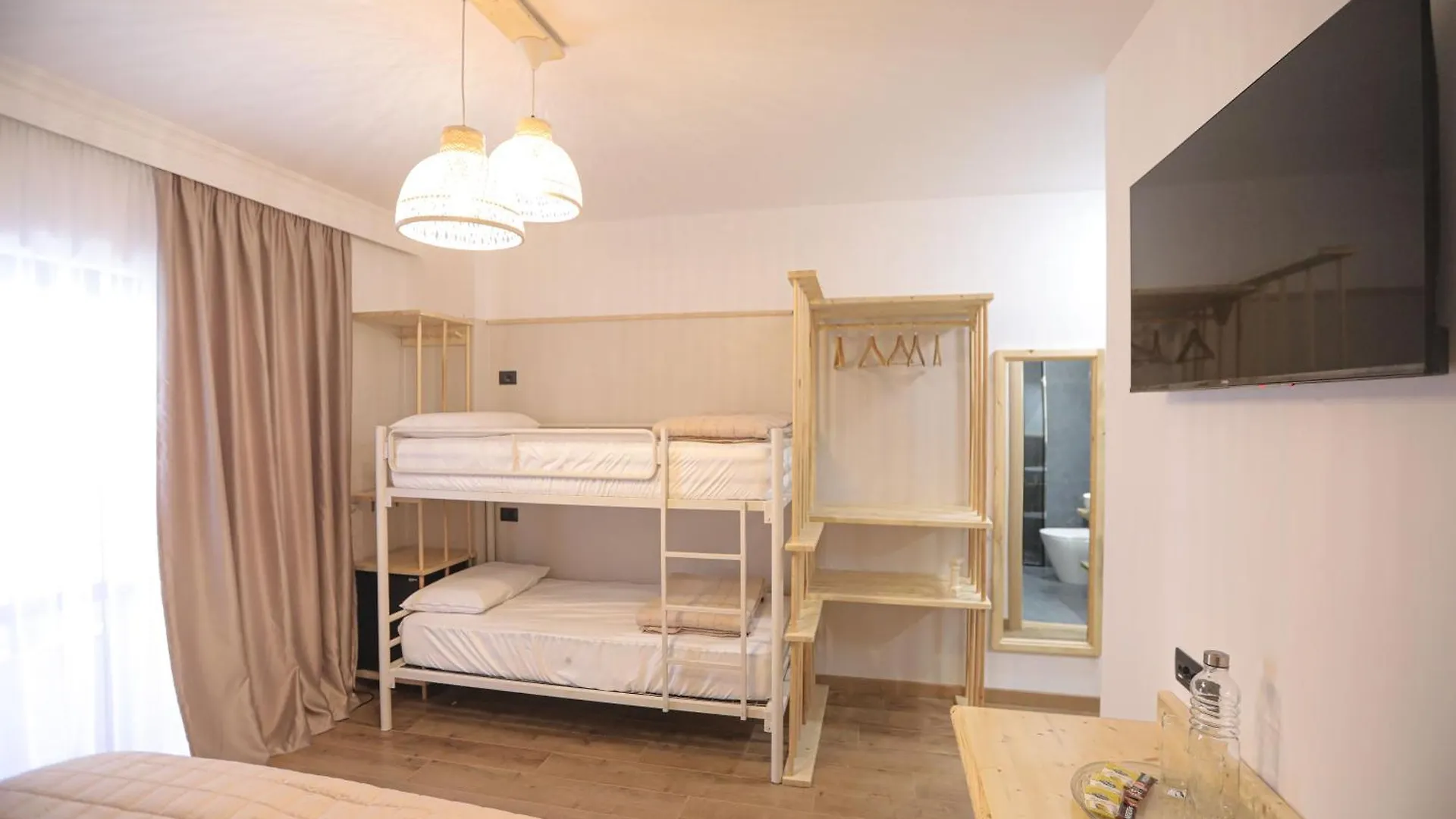 Bed and Breakfast Nidum Harmony Tirana Bed & Breakfast