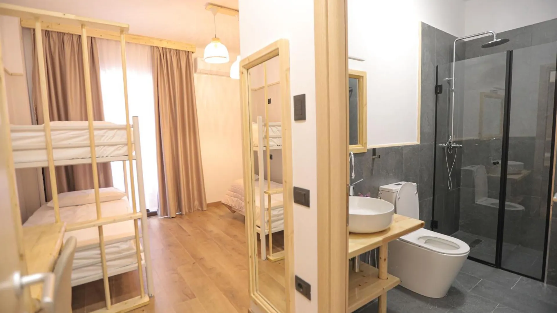 Bed and Breakfast Nidum Harmony Tirana 0*,  Albánie